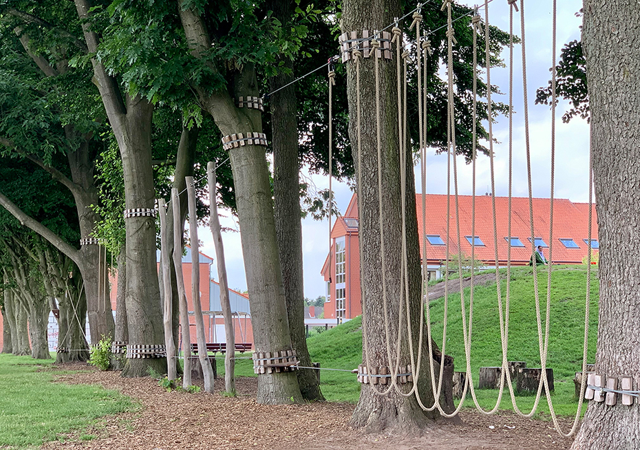 Tiefseilgarten an der Grundschule Ostrhauderfehn